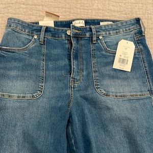 Wonderly High rise flare fitted through hip and thigh full length size 12R